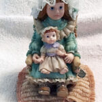 Figurine-Emile-Jumeau-Doll-A-Mother-Love-is-Dear