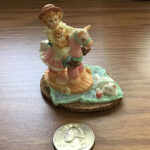 Miniature-Figurine-Laura-Attic-Giddyup-Kitty-77112